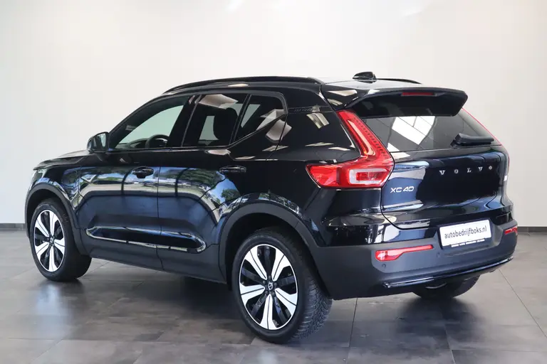 Volvo XC40 1.5 T5 Plug-in hybrid Ultimate Dark 262PK Harman Kardon Panorama Cruise Control Climate control PDC Lane Ass Navigatie 19LMV afbeelding 3