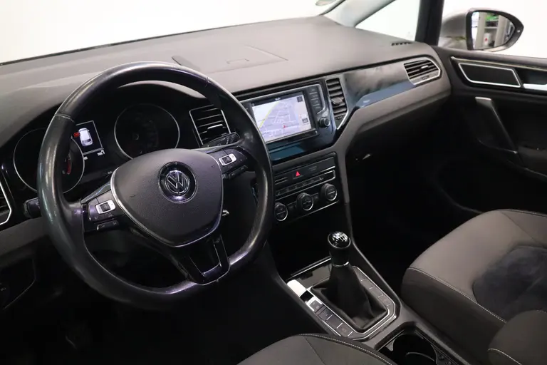 Volkswagen Golf Sportsvan 1.4 TSI Business Edition Navigatie 17LMV CruiseControl Trekhaak * 2e Paasdag zijn wij geopend van 12:00 tot 17:00uur! * afbeelding 8