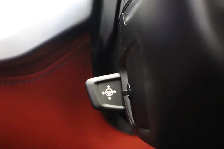 BMW XM PHEV 30 kWh Bowers & Wilkins 23''LM inidivual leder Trekhaak NL Auto afbeelding 13