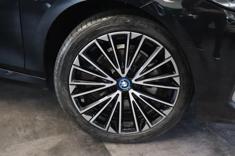BMW 2 Serie Active Tourer 225e xDrive M-Sport HUD Keyless Go/Start 360 camera LED afbeelding 4