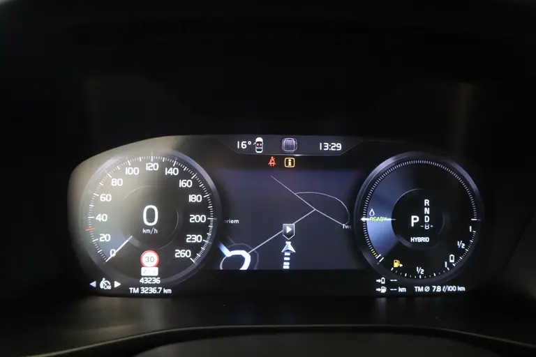 Volvo XC40 1.5 T4 Plug-in hybrid Ultimate Bright Panoramadak Navigatie Harman/Kardon CruiseControl afbeelding 15