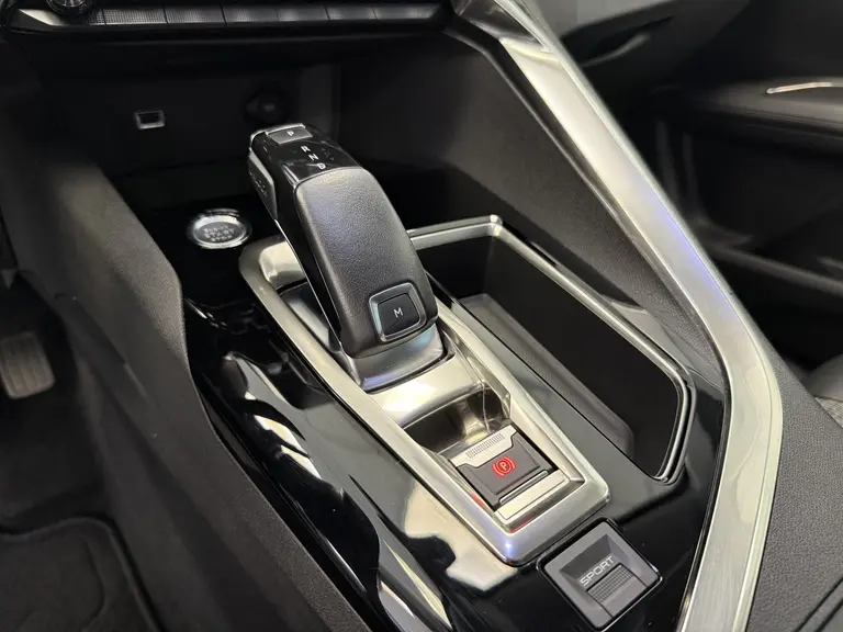 Peugeot 3008 1.2 PureTech Crossway Navigatie Panorama afn trekhaak Dab+ 18LMV Cruise control afbeelding 15