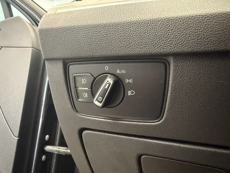 Volkswagen Passat Variant 1.5 TSI Highline Panoramadak Navigatie Full-led !! 2e Pinksterdag zijn wij geopend van 12.00 tot 17.00u !! afbeelding 17