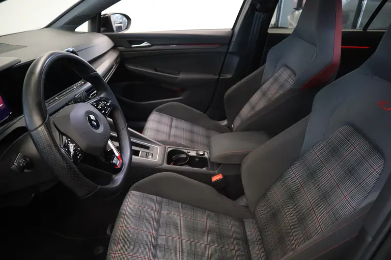 Volkswagen Golf 2.0 TSI GTI ACC Navi Panoramadak Milltek Uitlaat afbeelding 10