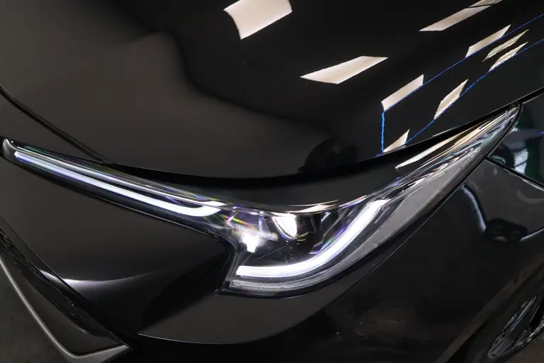 Toyota Corolla Touring Sports 1.8 Hybrid GR-Sport 17LMV Cruise Control  Cruise Control Apple carplay 2 Jaar garantie mogelijk* ( vraag naar de voorwaarde) afbeelding 4