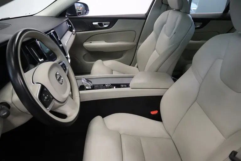 Volvo V60 2.0 B3 Inscription Panoramadak Navigatie Adaptive-Cruise afbeelding 7