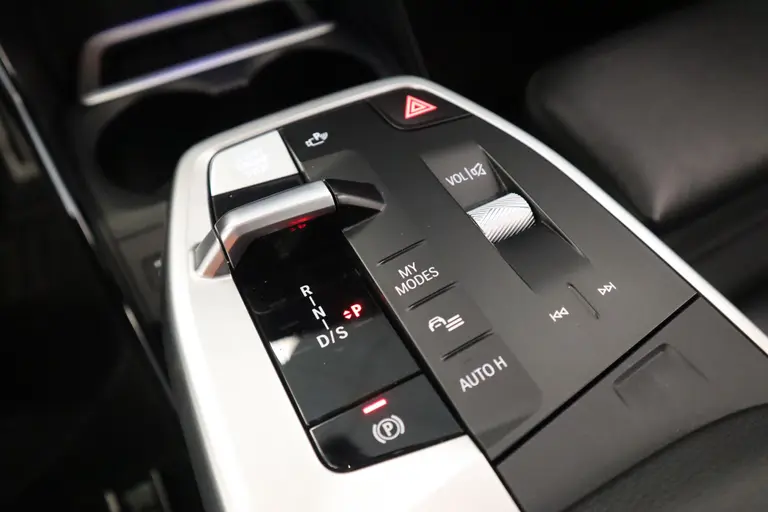 BMW 2 Serie Active Tourer 225e xDrive M-Sport HUD Keyless Go/Start 360 camera LED afbeelding 15