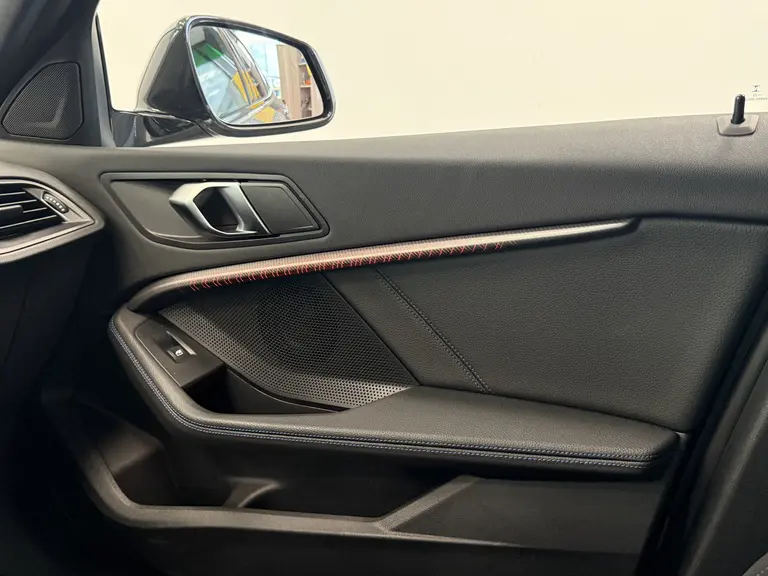 BMW 1-serie 120i Cruise/Climate Panoramadak NAP 18''LM Performance 24 maanden garantie mogelijk (*vraag naar de voorwaarden) afbeelding 11
