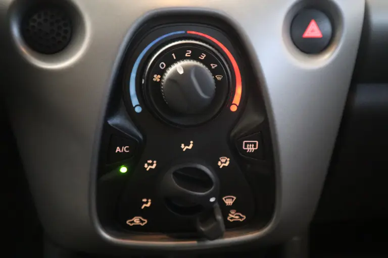 Toyota Aygo 1.0 VVT-i x-play limited Cabrio Carplay afbeelding 10