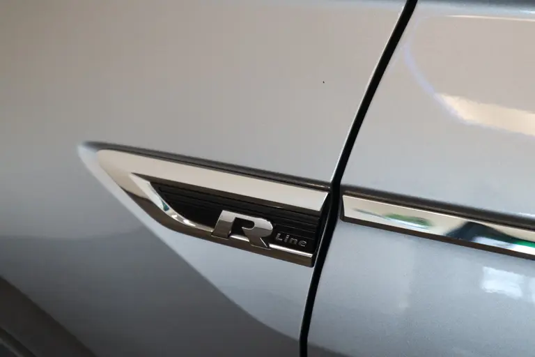 Volkswagen Tiguan Allspace 1.5 TSI Highline Business R 7-Persoons Panoramadak Navigatie Camera CruiseControl * 2e Paasdag zijn wij geopend van 12:00 tot 17:00uur! * afbeelding 6