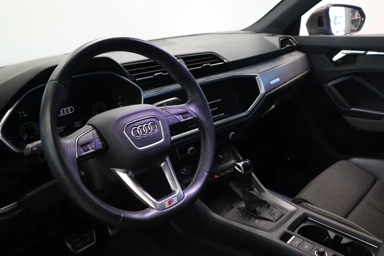 Audi Q3 Sportback 45 TFSI e S Edition Cruise/Climate Panoramadak PDC Navi Leder Sonos Sound afbeelding 11