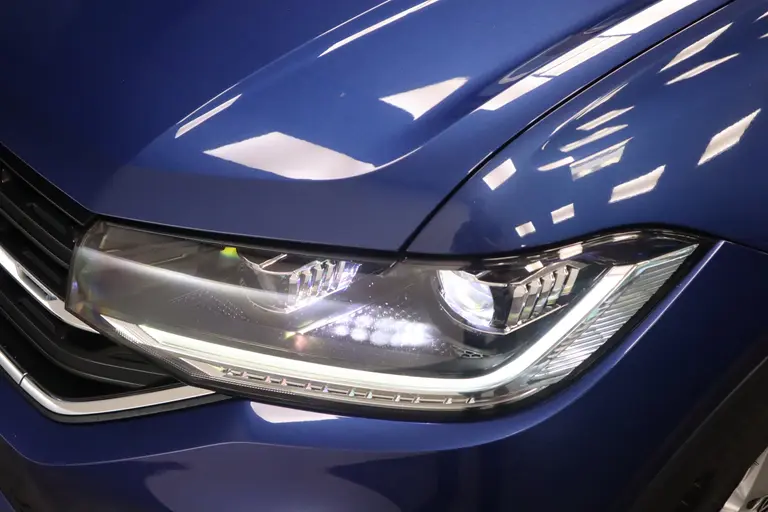 Volkswagen T-Cross 1.0 TSI Style Business R Navigatie Full-led Adaptive-cruise afbeelding 4