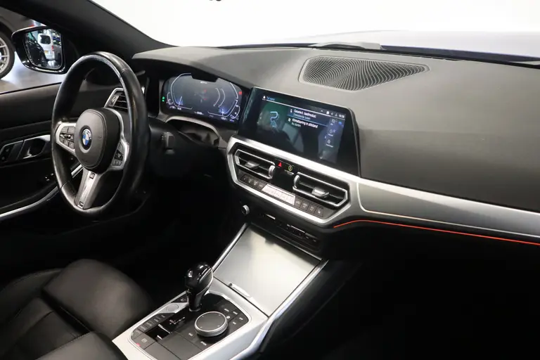 BMW 3-serie 330e High Executive Schuif/kanteldak ACC PDC Navi Co-Pilot HI-FI Laser Led Head-up Leder 20''LM M-Performance afbeelding 27