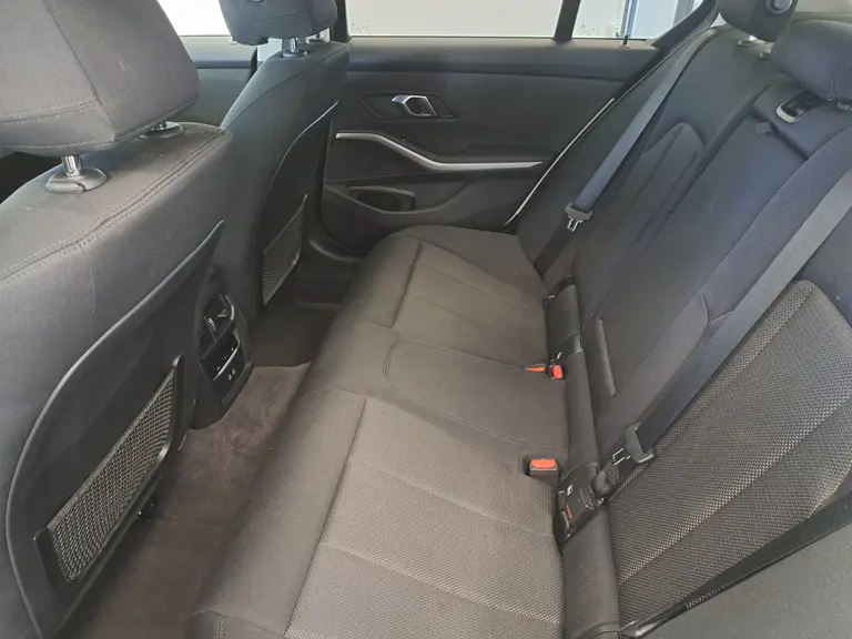 BMW 3 Serie 318i Executive Navigatie Clima Cruise PDC LM 157 PK! afbeelding 19