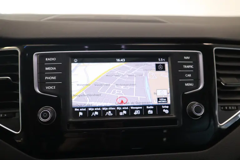 Volkswagen Golf Sportsvan 1.4 TSI Business Edition Navigatie 17LMV CruiseControl Trekhaak * 2e Paasdag zijn wij geopend van 12:00 tot 17:00uur! * afbeelding 13