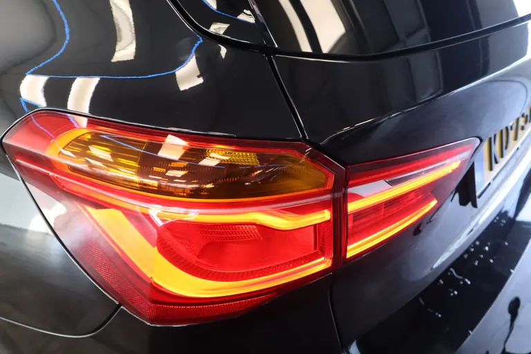 BMW X1 xDrive20i Centennial High Executive M-Sport Navigatie Cruise Control 18LMV  volleder interieur  stoelverwarming * 2e Paasdag zijn wij geopend van 12:00 tot 17:00uur! * afbeelding 5