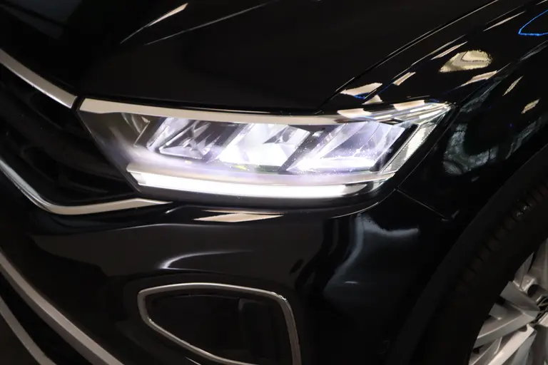 Volkswagen T-Roc 1.5 TSI Life Business Navigatie PDC 16LMV Cruise Control PDC VCP Stoelverwarming afbeelding 4