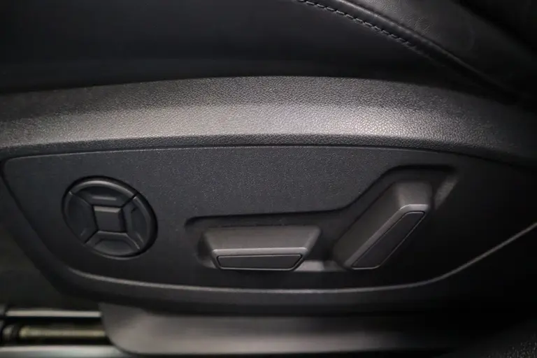 Audi A6 Limousine 55 TFSI e Quattro Pro Line S Competition 256PK Panorama Navigatie Cruise Control Volleder interieur Stoel/Stuur verwarming. * 2e Paasdag zijn wij geopend van 12:00 tot 17:00uur! * afbeelding 10
