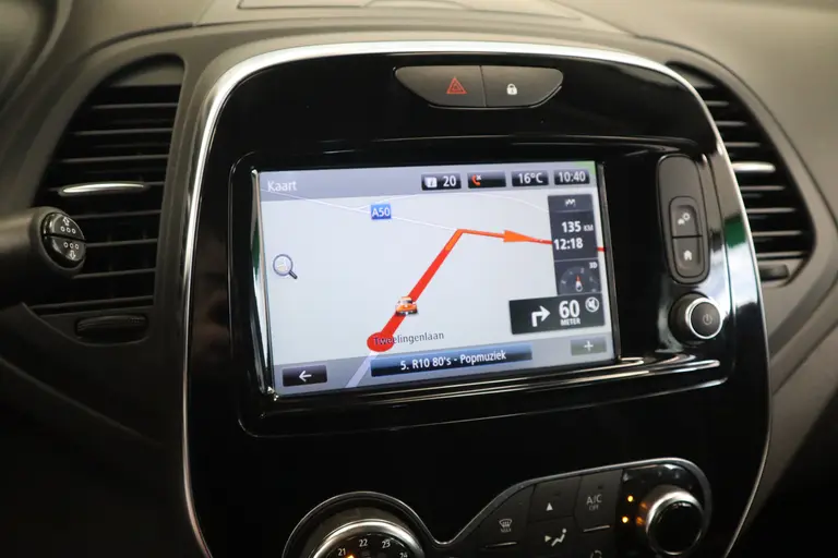 Renault Captur 0.9 TCe Intens Navigatie 17 LMV Climate Control Cruise Control Two tone lak !! 2e Pinksterdag zijn wij geopend van 12.00 tot 17.00u !! afbeelding 12