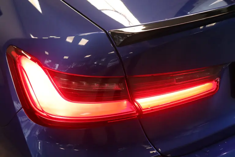 BMW 3-serie 330e High Executive Schuif/kanteldak ACC PDC Navi Co-Pilot HI-FI Laser Led Head-up Leder 20''LM M-Performance afbeelding 5