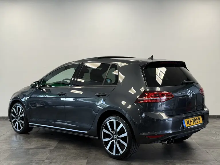 Volkswagen Golf 1.4 TSI GTE ACC PDC Panoramadak Blind Spot 18"LM afbeelding 4
