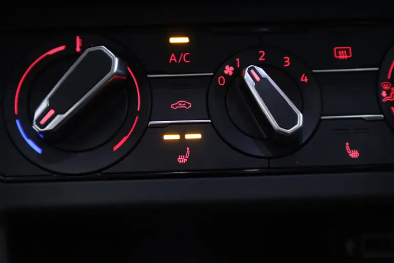 Volkswagen Polo 1.0 TSI Comfortline Panoramadak Navigatie Full-led afbeelding 14