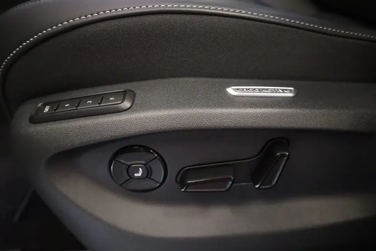 Volkswagen Tiguan 1.5 eHybrid R-Line Business Volleder IQ-light Panoramadak elec.Trekhaak afbeelding 17