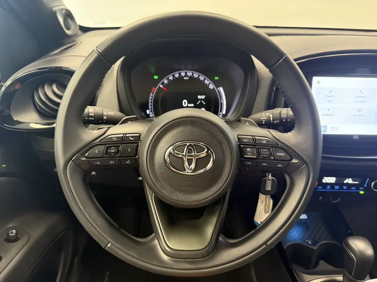 Toyota Aygo X 1.0 VVT-i S-CVT Envy 5-Drs. ClimateControl 18'lmv Navigatie 24 maanden garantie mogelijk (*vraag naar de voorwaarden) afbeelding 8