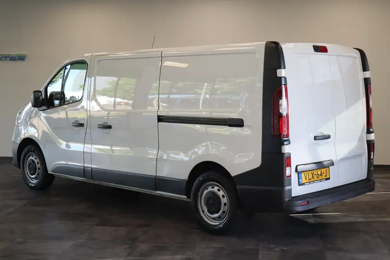 Renault Trafic Automaat 2.0 dCi 145 T29 L2H1 Comfort 2 X schuifdeur L+R Achteruit camera  Airco Tempex Vloer CV DAB+ afbeelding 3