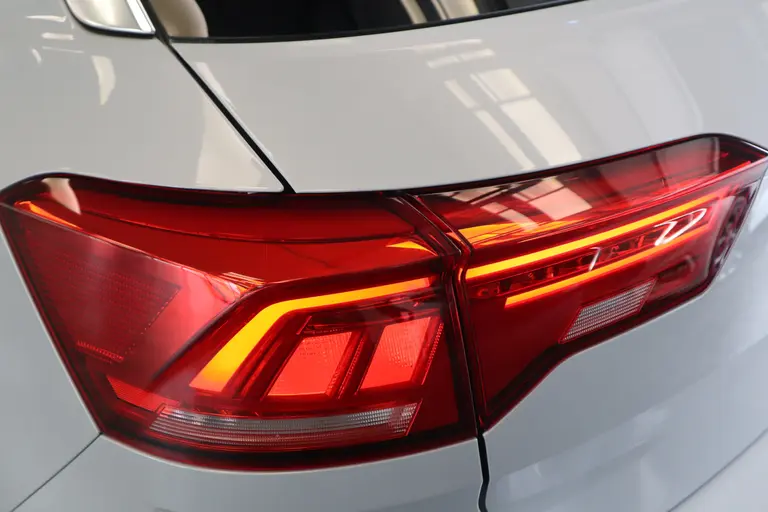 Volkswagen T-Roc 1.5 TSI Style 150pk Panoramadak Full-Led Navigatie 18'lmv afbeelding 7