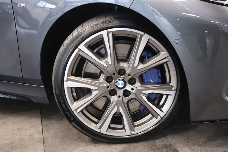 BMW 1-serie M135i xDrive High Executive Edition 306PK Headup Display Sportuitlaat Navigatie PDC VCP Cruise Control 19LMV  Volleder interieur Schaal stoelen 2 Jaar garantie mogelijk* ( vraag naar de voorwaarde) afbeelding 4