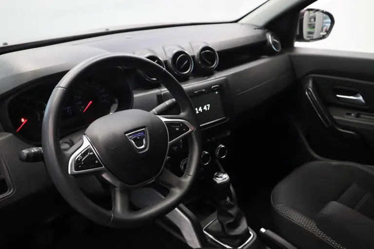 Dacia Duster 1.3 TCe Prestige 130 PK Navigatie 17LMV DAB+ CruiseControl  Climate Control Trekhaak afbeelding 8