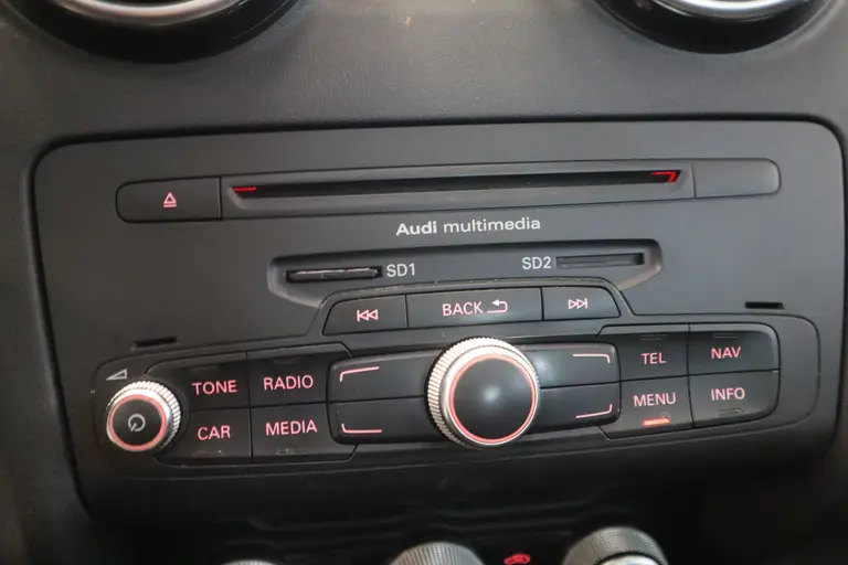 Audi A1 Sportback 1.2 TFSI Sport Edition 5-Drs. Navigatie Panoramadak afbeelding 14