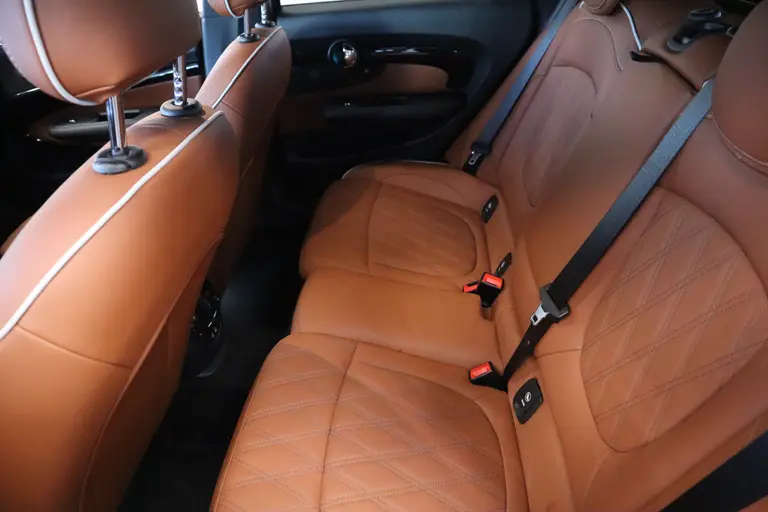 MINI Clubman 306PK 2.0 JCW ALL4 Harmann Kardon Navigatie Cruise control vol leder interieur 18LMV * 2e Paasdag zijn wij geopend van 12:00 tot 17:00uur! * afbeelding 23