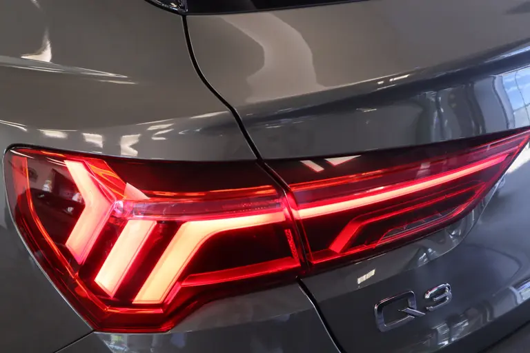 Audi Q3 Sportback 45 TFSI e S Edition Cruise/Climate Panoramadak PDC Navi Leder Sonos Sound afbeelding 7