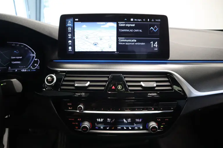 BMW 5 Serie 545e xDrive High Executive Edition M-sport Schuif/kantel dak Harman/Kardon afbeelding 15