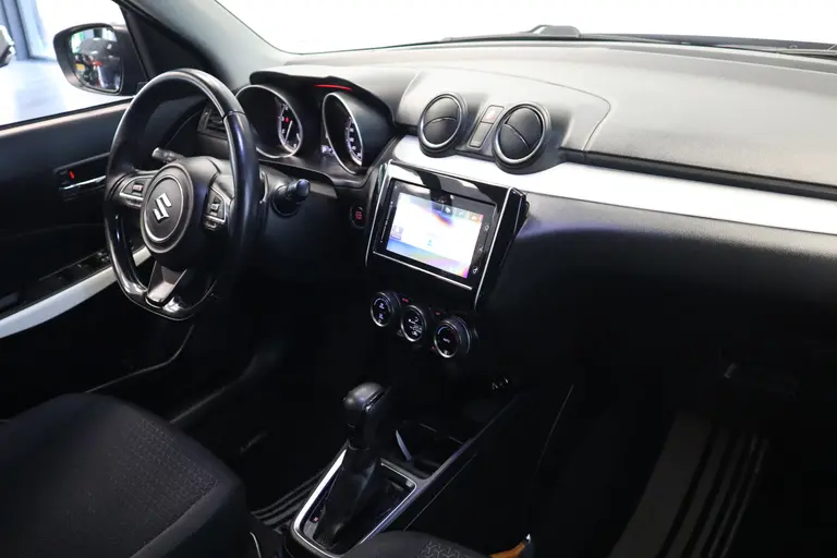 Suzuki Swift 1.0 Stijl 112PK Automaat TWo tone Color Navigatie Dab+ 16LMV Cruise Control Stoelverwarming afbeelding 15