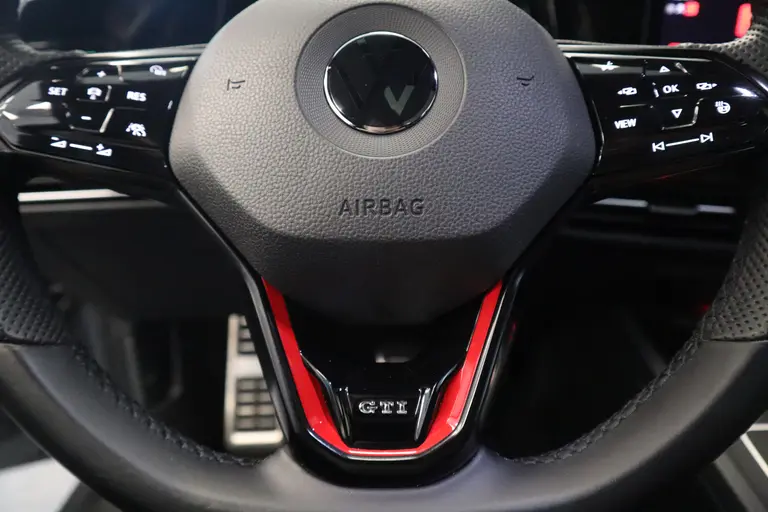 Volkswagen Golf 2.0 TSI GTI ACC Navi Panoramadak Milltek Uitlaat afbeelding 12