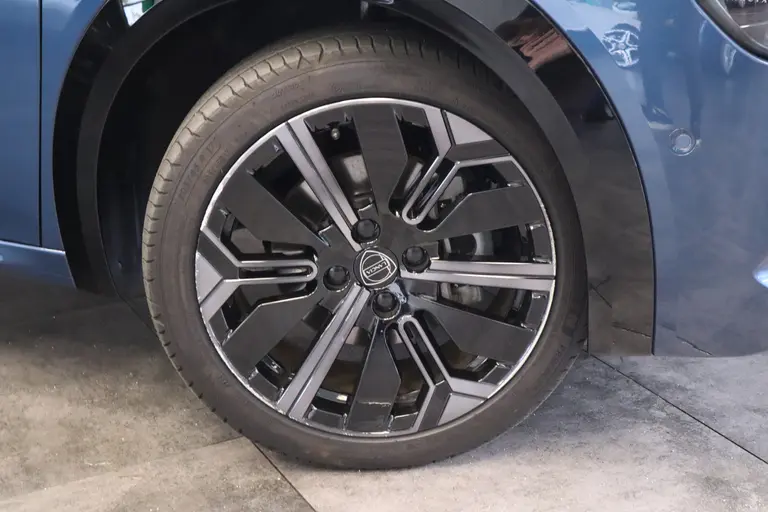 Lancia Ypsilon Edizione Cassina Limitata 51 kWh 5-Drs. Full-led Navigatie Massagestoel afbeelding 4