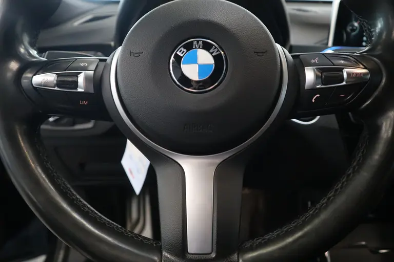 BMW X1 xDrive20i Centennial High Executive M-Sport Navigatie Cruise Control 18LMV  volleder interieur  stoelverwarming * 2e Paasdag zijn wij geopend van 12:00 tot 17:00uur! * afbeelding 9
