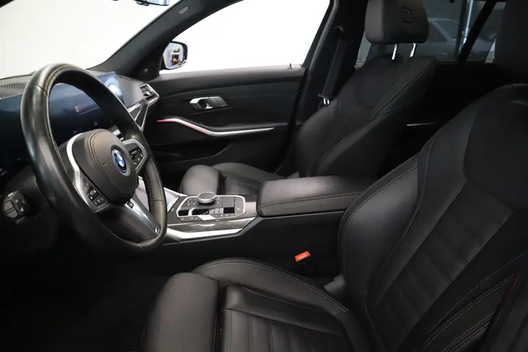 BMW 3-serie 320e ACC PDC Head-UP Panoramadak Harman&Kardon Carbon 20''LM Individual Performance 400PK 24 maanden garantie mogelijk (*vraag naar de voorwaarden) afbeelding 9