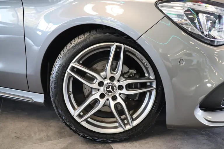 Mercedes-Benz CLA-Klasse Shooting Brake 180 AMG Full-led Navigatie 18'lmv * 2e Paasdag zijn wij geopend van 12:00 tot 17:00uur! * afbeelding 4