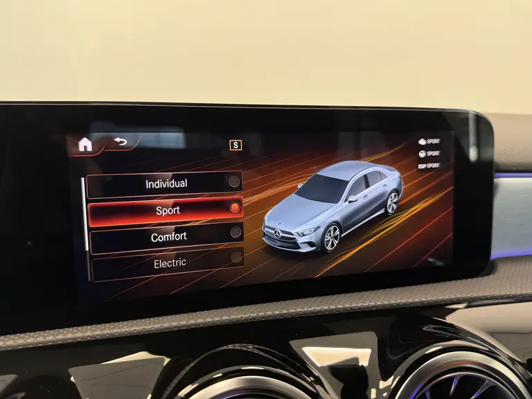 Mercedes-Benz A-Klasse 250 e Business Solution AMG Limited afbeelding 30