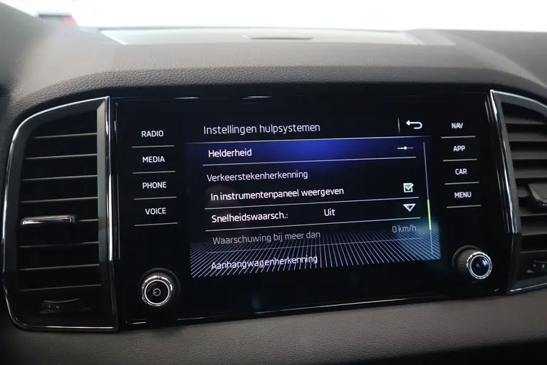 Skoda Karoq 1.5 TSI ACT Sportline Business Navigatie Schaal stoelen VCP 2 Jaar garantie mogelijk* ( vraag naar de voorwaarde) afbeelding 17