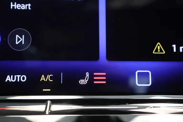 Volkswagen Golf 1.5 eTSI R-Line Edition ! Nieuw Type ! Panoramadak Full-led Navigatie Adaptive-Cruise afbeelding 15