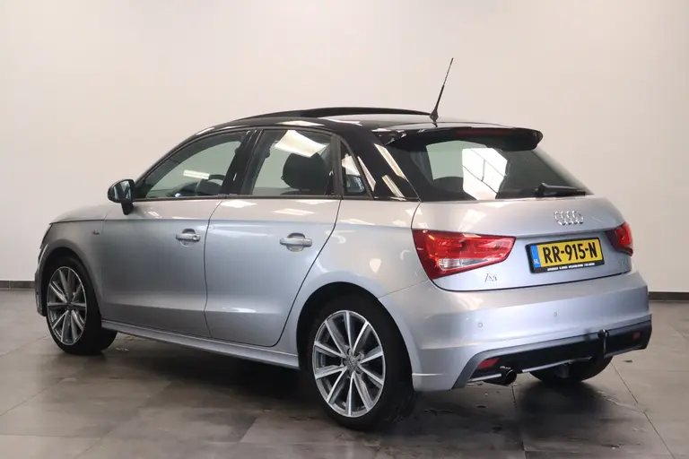 Audi A1 Sportback 1.2 TFSI Sport Edition 5-Drs. Navigatie Panoramadak afbeelding 3