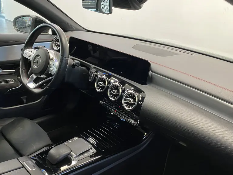 Mercedes-Benz CLA-Klasse 180 Business Solution AMG Panoramadak Sfeerverlichting 18LMV Cruise control DAB+ 2 Jaar garantie mogelijk* ( vraag naar de voorwaarde) afbeelding 8