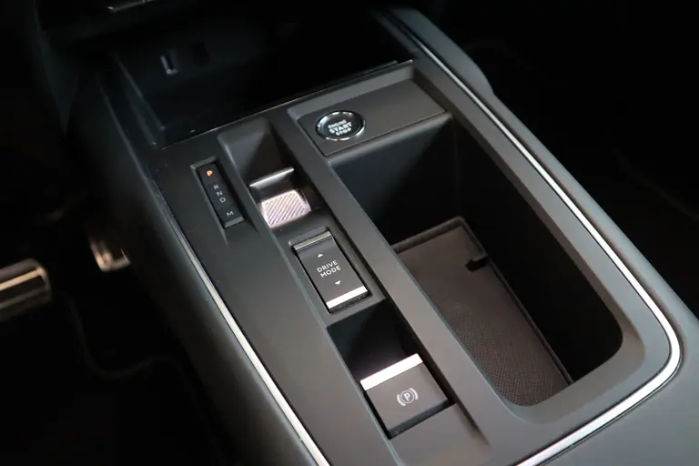 Citroën C5 Aircross 1.2 PureTech Business Plus Navigatie Cruise Control Half leder interieur VCP afbeelding 14