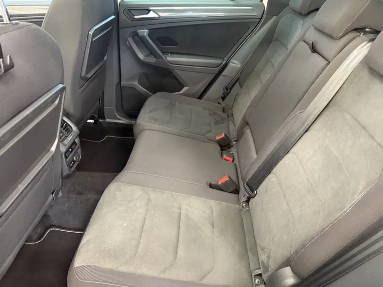 Volkswagen Tiguan 1.5 TSI ACT Highline Business R ACC Panoramadak 19'LM VCP NAP! afbeelding 20