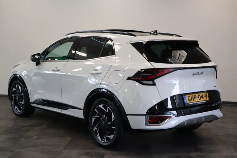 Kia Sportage 1.6 T-GDi Plug-in Hybrid AWD GT-Line Panoramadak, Navigatie, 19 inch LMV Cruise control 2 jaar garantie mogelijk* (vraag naar de voorwaarden) afbeelding 3